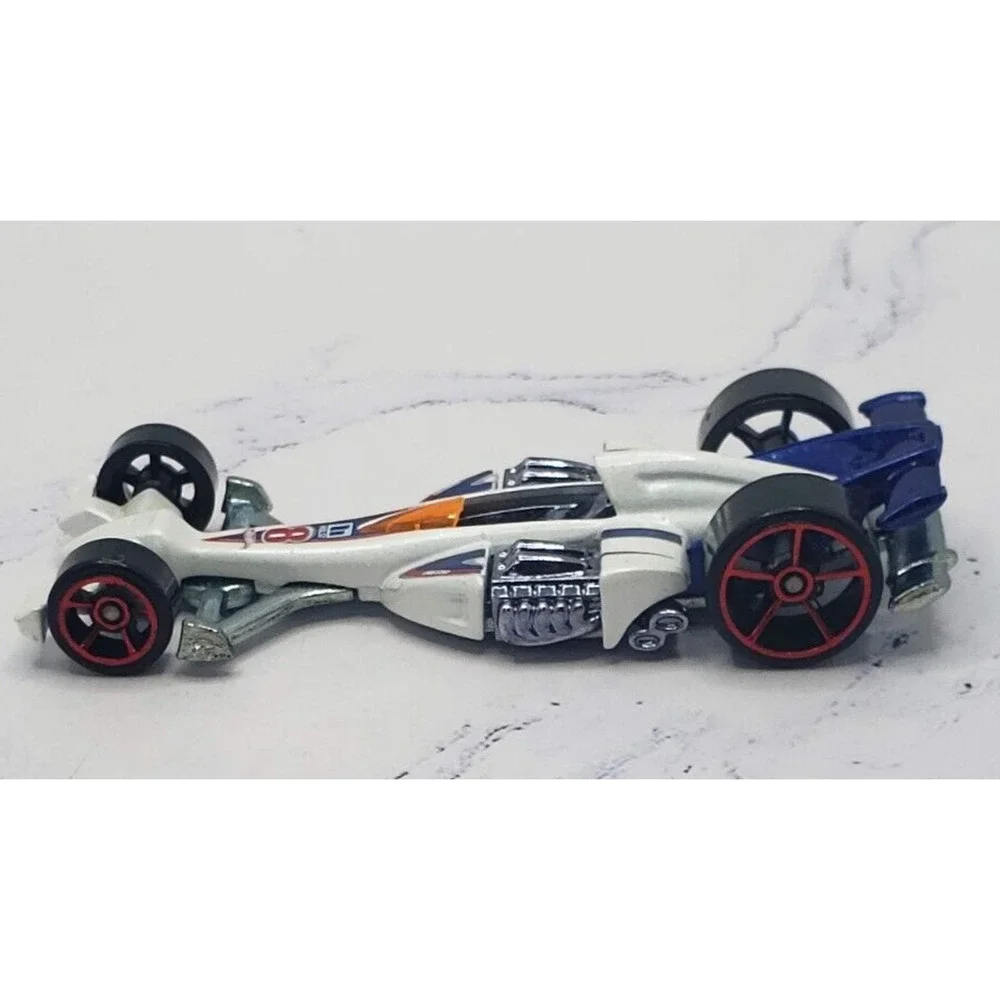 Hot Wheels 2011 World Racers 5-Pack Nitro Scorcher White w/ Red 5 Spoke Wheels